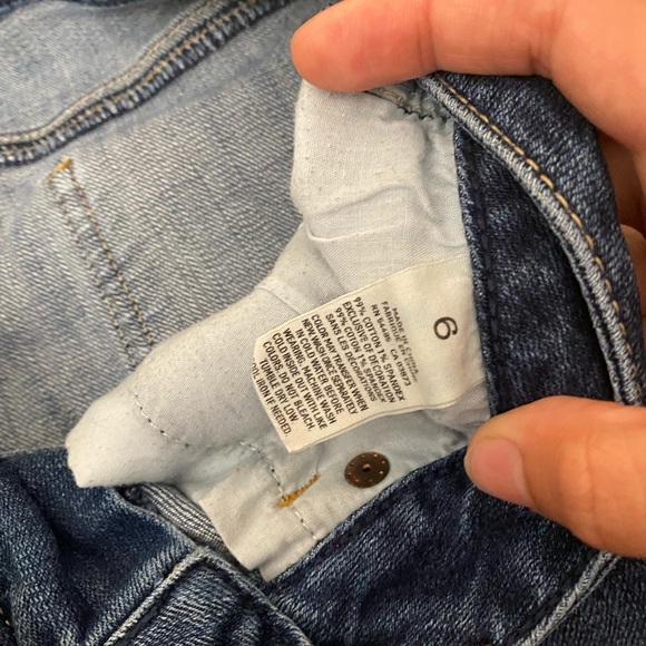 Amercian Eagle Jean shorts, Size 6 - Picture 5 of 5